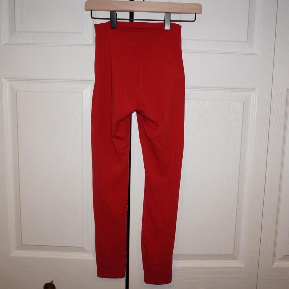 Lululemon Women's Red Leggings - Picture 3 of 5